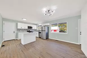 1585 Pepperhill Dr, Florissant, MO 63033 - Photo 3