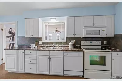1680 Clover Lane, Florissant, MO 63031 - Photo 7