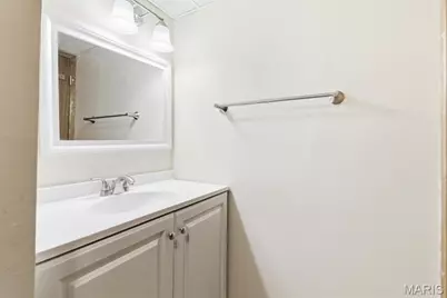 852 Berick Drive, University City, MO 63132 - Photo 31