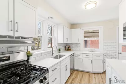 852 Berick Drive, University City, MO 63132 - Photo 11