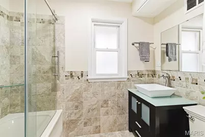 852 Berick Drive, University City, MO 63132 - Photo 23