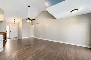 215 Hunters Chase St, Unincorporated, MO 63389 - Photo 5