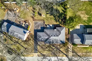 416 Caprice Gardens Ct, Ballwin, MO 63011 - Photo 17