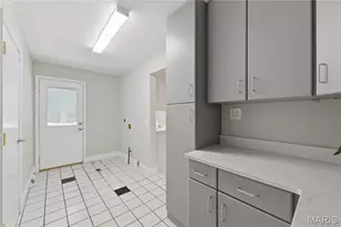 12142 Royal Valley Dr, Creve Coeur, MO 63141 - Photo 9