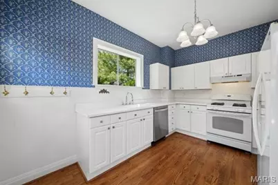 340 W Essex Avenue, Kirkwood, MO 63122 - Photo 13