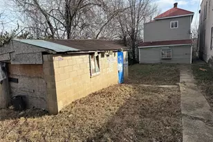 104 E 2nd St, De Soto, MO 63020 - Photo 3