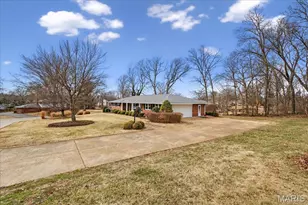 12055 Charwick Dr, Unincorporated, MO 63128 - Photo 3