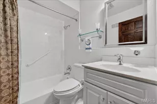 12055 Charwick Dr, Unincorporated, MO 63128 - Photo 17