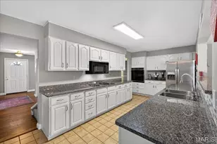 1102 Lakeview Dr, Pacific, MO 63069 - Photo 15