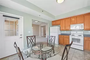 1608 Westport Cove Ln, Saint Louis, MO 63146 - Photo 17