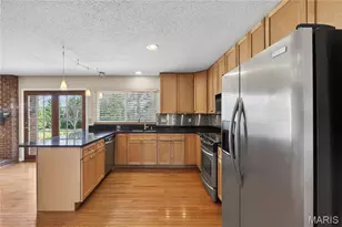 15424 Country Ridge Dr, Chesterfield, MO 63017 - Photo 17