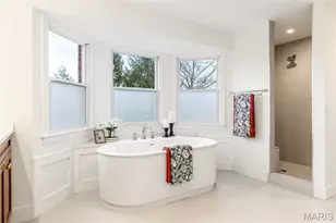 822 Town and Country Estates Dr, Town and Country, MO 63141 - Photo 39