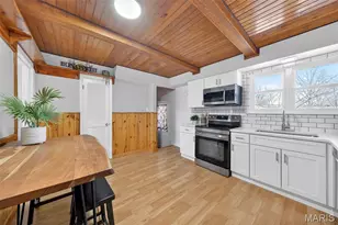 10022 Killoren Dr, Saint Louis, MO 63123 - Photo 9