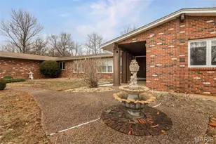 210 New Salem Dr, Creve Coeur, MO 63141 - Photo 5