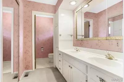 210 New Salem Drive, Creve Coeur, MO 63141 - Photo 31