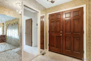 210 New Salem Dr, Creve Coeur, MO 63141 - Photo 7