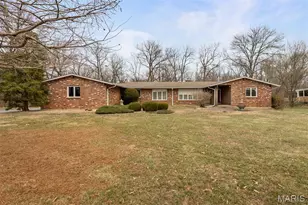 210 New Salem Dr, Creve Coeur, MO 63141 - Photo 1