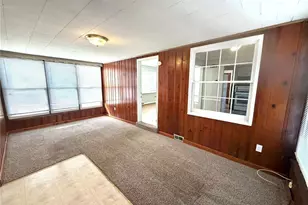 1033 Bakewell Dr, Bellefontaine Neighbors, MO 63137 - Photo 11