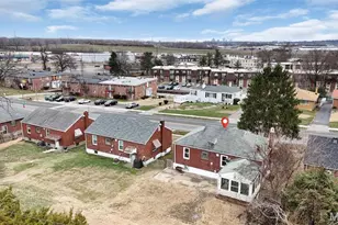 813 Chain of Rocks Dr, Saint Louis, MO 63137 - Photo 19