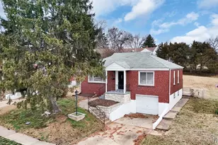 813 Chain of Rocks Dr, Saint Louis, MO 63137 - Photo 3
