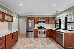 318 Statewood Dr, Ballwin, MO 63021 - Photo 15