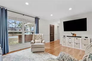 318 Statewood Dr, Ballwin, MO 63021 - Photo 7