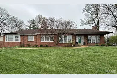 9028 McKnight Woods Lane, Richmond Heights, MO 63117 - Photo 1