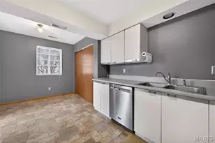 2341 Seven Pines Dr, Saint Louis, MO 63146 - Photo 9