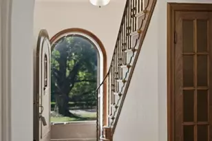 28 Grantwood Ln, Saint Louis, MO 63123 - Photo 5