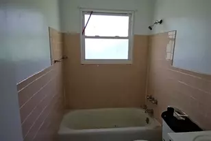 10117 Royal Dr, Saint Louis, MO 63136 - Photo 5