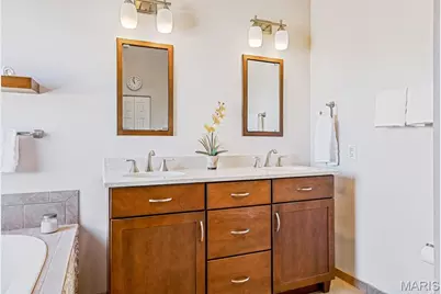 11715 Hedgefield Lane, Sunset Hills, MO 63126 - Photo 21