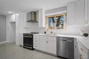 500 Kingridge Dr, Ballwin, MO 63011 - Photo 9