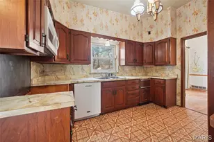 808 Wenneker Dr, Clayton, MO 63124 - Photo 9