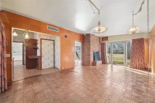 808 Wenneker Dr, Clayton, MO 63124 - Photo 11