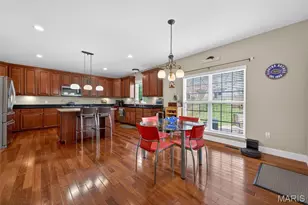 319 Magnolia Valley Dr, O'Fallon, MO 63366 - Photo 5