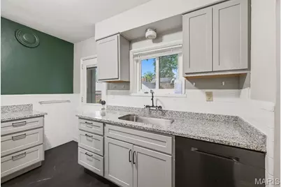 7475 Shaftesbury Avenue, Saint Louis, MO 63130 - Photo 3