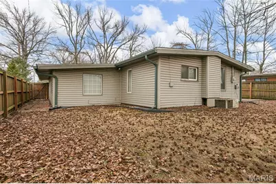 750 Saint Anthony Lane, Saint Louis, MO 63033 - Photo 9