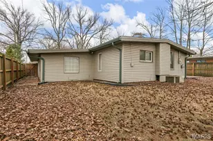 750 St Anthony Ln, Saint Louis, MO 63033 - Photo 9