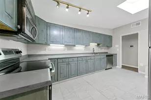 750 St Anthony Ln, Saint Louis, MO 63033 - Photo 25