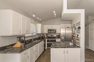 217 Lazy Hollow Ct, Saint Peters, MO 63376 - Photo 17