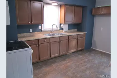 330 Young Street, Saint Clair, MO 63077 - Photo 7