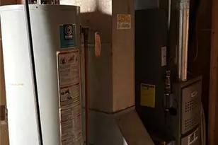 9426 Westchester Dr, Saint Louis, MO 63136 - Photo 11