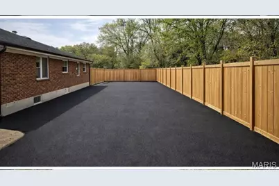 9574 Breckenridge Road, Breckenridge Hills, MO 63114 - Photo 3