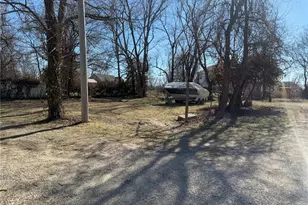 487 Taylor St, Lebanon, MO 65536 - Photo 21