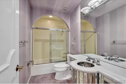 27 Meadowbrook Country Club Estate, Ballwin, MO 63011 - Photo 13