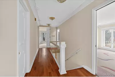 27 Meadowbrook Country Club Estate, Ballwin, MO 63011 - Photo 11