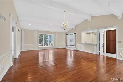 27 Meadowbrook Country Club Estate, Ballwin, MO 63011 - Photo 7