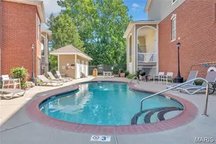 2712 Mcknight Crossing Ct, Saint Louis, MO 63124 - Photo 23