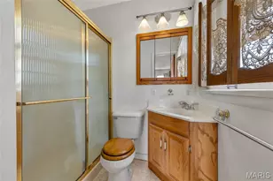 9200 Papoose Dr, Saint Louis, MO 63123 - Photo 9