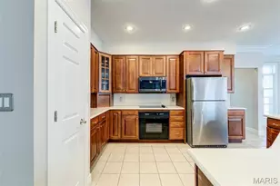 8822 Lynn Ln, Saint Louis, MO 63127 - Photo 15